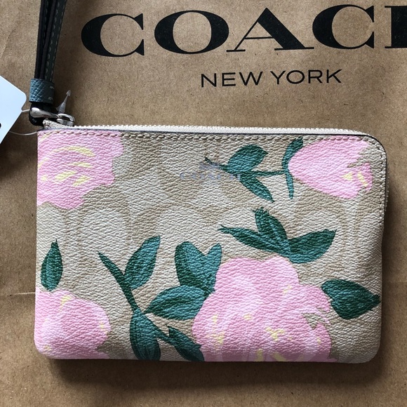 NWT COACH WRISTLET - Picture 2 of 3